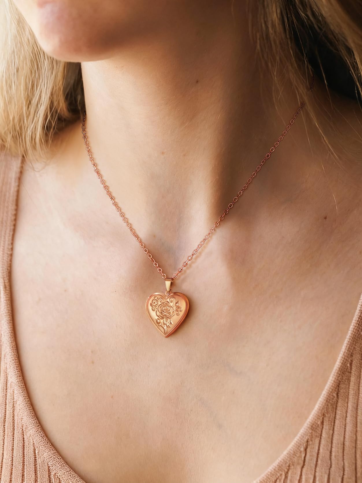 FindChic Photo Necklace for Women, Heart Locket Pendant with Picture Inside, Rose Gold Personalized Memorial Jewelry, Custom Gift for Mom Wife Girlfriend Birthday Valentine's Day