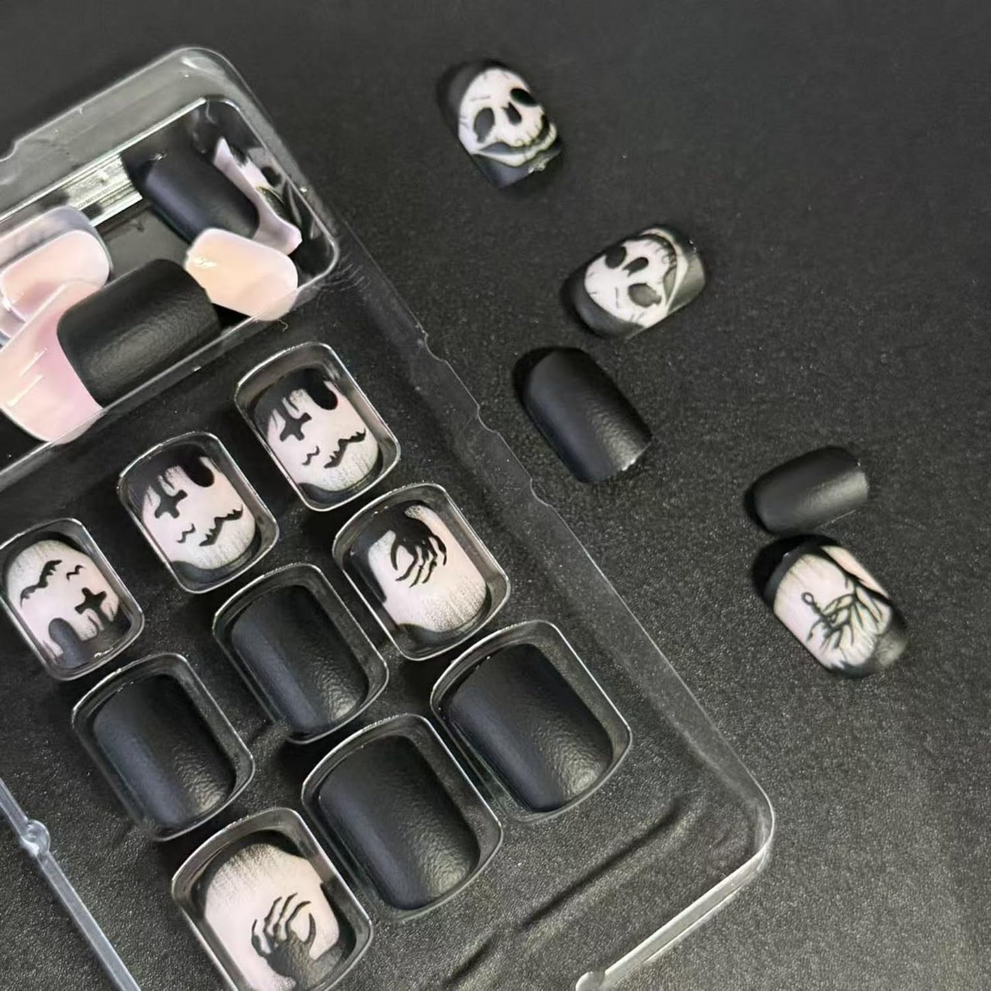 Halloween Press on Nail Short Square Fake Nails Black with Skull Plam design Horror Press ones False Nails Full Cover Matte Stick Glue on Nails Reusable Halloween Nail Accessories for Women Party24pcs