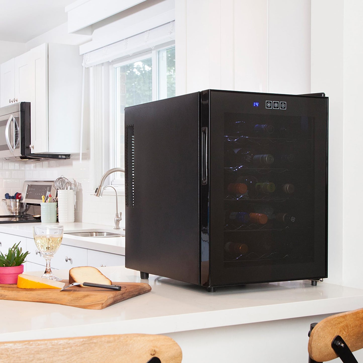 Koolatron Urban Series 20 Bottle Wine Cooler, Black Thermoelectric Wine Fridge, Freestanding Wine Refrigerator for Home Bar, Small Kitchen, Apartment, Condo, Cottage, RV