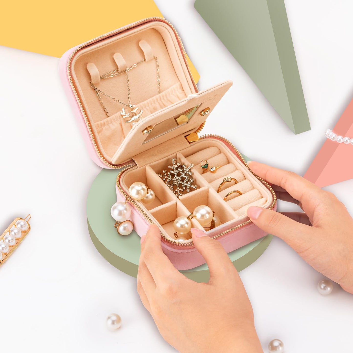 Smileshe Personalized Gifts for Mom Mothers Day, Birthday, Graduation Gift for Girls Fashion, Travel for Teen Girls Trendy Stuff, Velvet Jewelry Box with Flower, Letter J, Pink