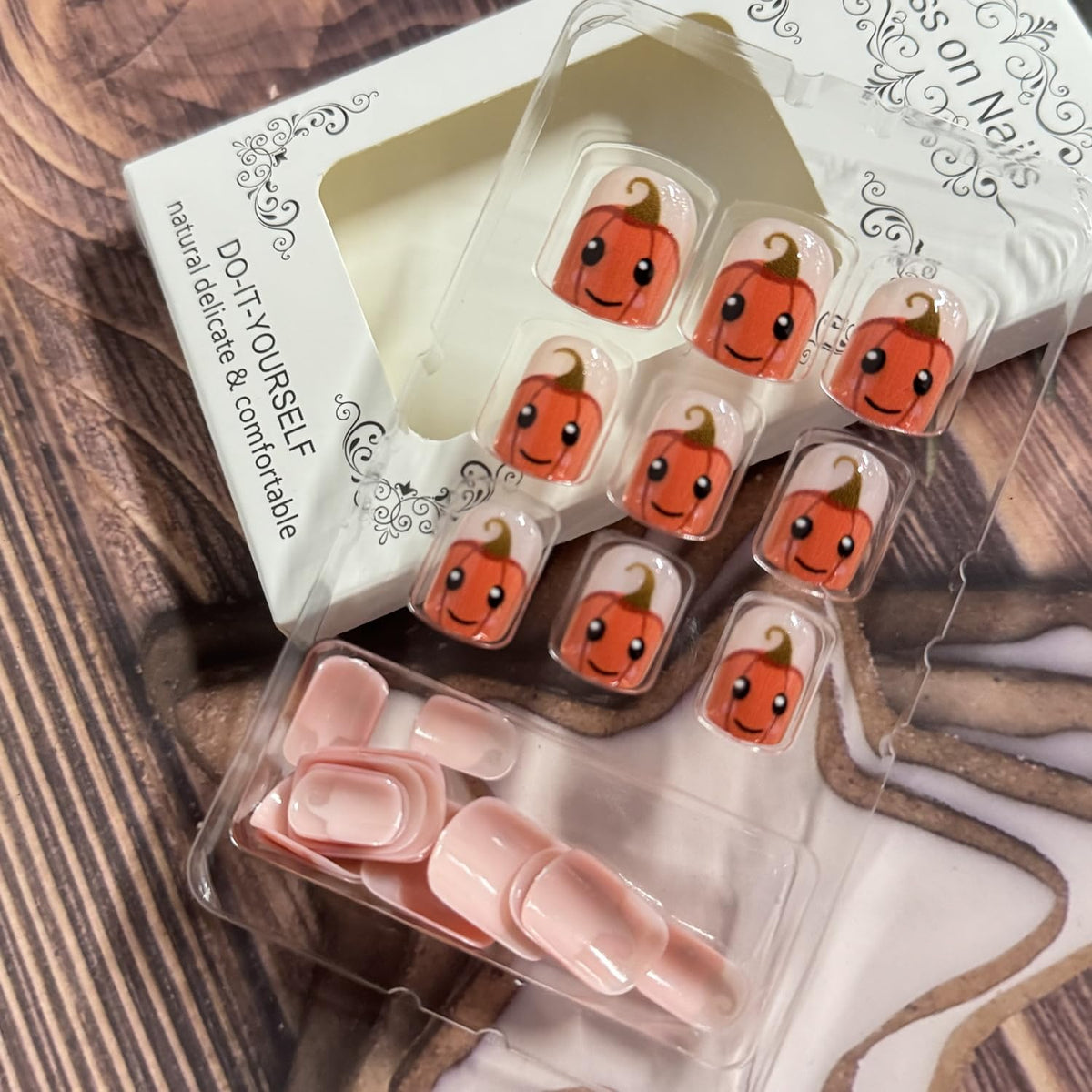 Thanksgiving Press on Nail Cute Fake Nails Short Square Press ones with Pumpkin designs Acrylic Stick on Nail Full Cover Nude Glitter False Nails Reusable Fall Glue on Nails for Women Girls Kids Decor