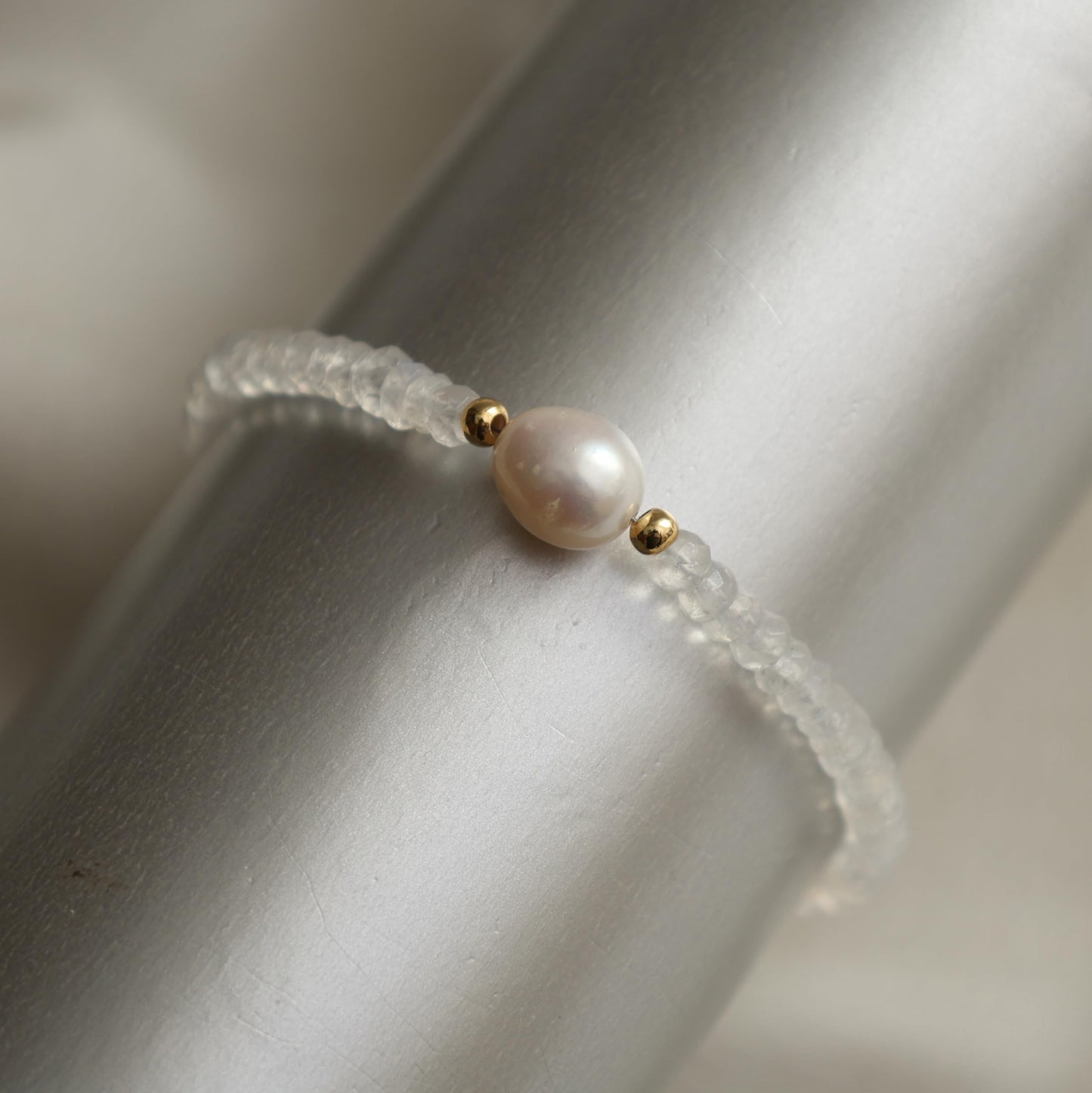 Gempires Moonstone Beaded Bracelets with Freshwater Pearls Crystal Jewelry June Birthstone Handmade Bracelets Hypoallergenic 7.5 Inch Gold Plated New Beginning Gemstone Jewelry
