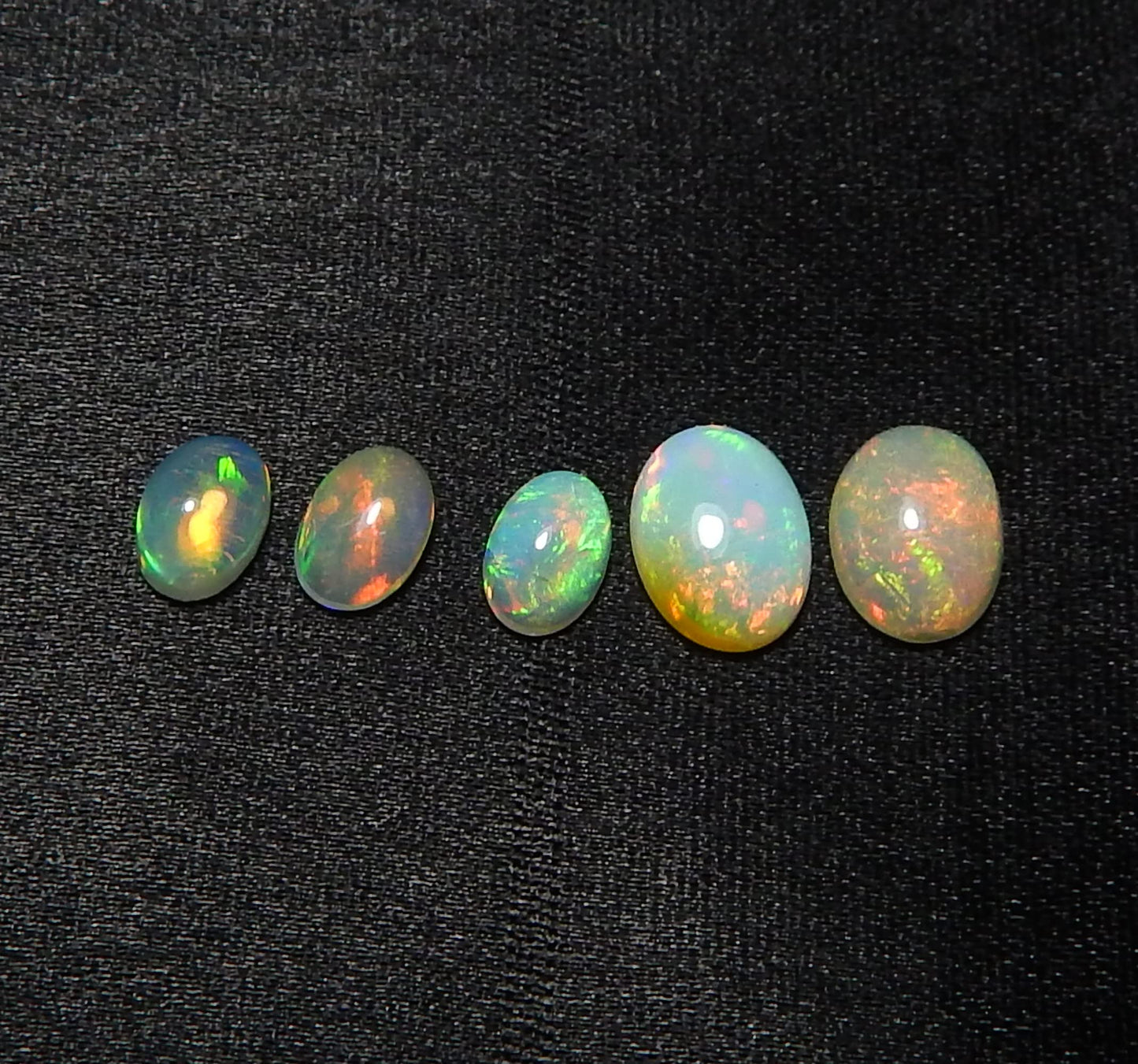 Myhealingworld Natural Ethiopian Opal 4x6mm 6x8mm oval cabochon AAA quality loose calibrated gemstones for jewelry making oval 4x6mm = 3 pcs 6x8mm = 2 pcs