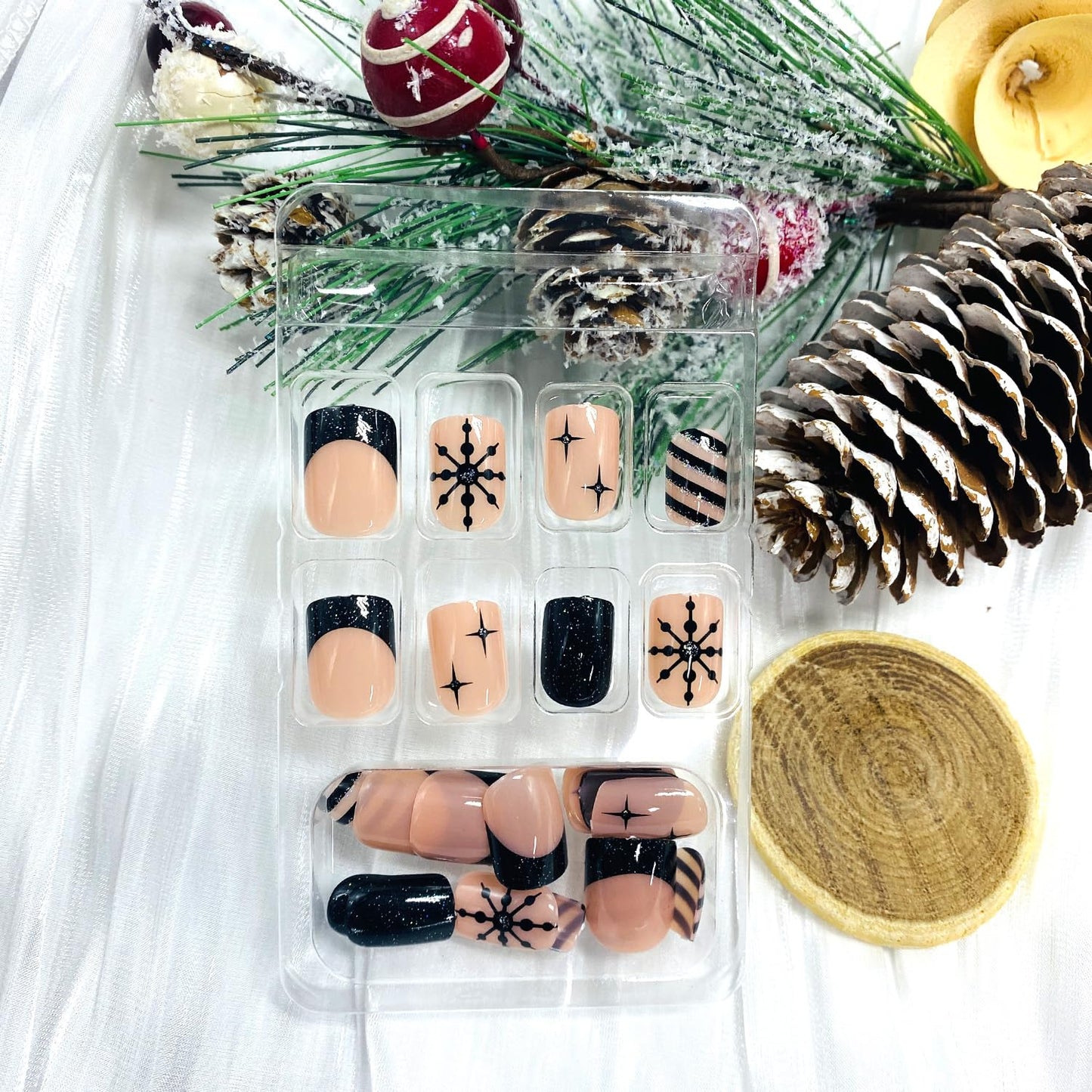 LWTZLW Christmas Press on Nails Black French Tip Short Square False Nails Rhinestones Snowflake Glue on Nail Black Glitter Design Acrylic Fake Nails Winter Artificial Glossy Nail Reusable for Women