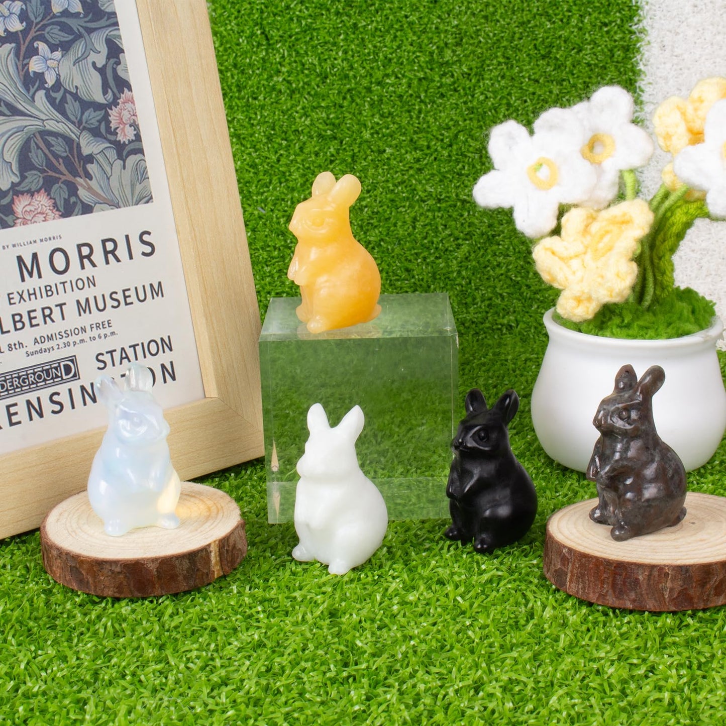 QLRSUXN White Jade Bunny Figurine,Hand-Carved Rabbit Statue for Home Decor,1.6" Healing Crystal Desk Ornament,Easter Gift for Women Men,Lucky Feng Shui Charm for Office,Cute Animal Spirit Totem