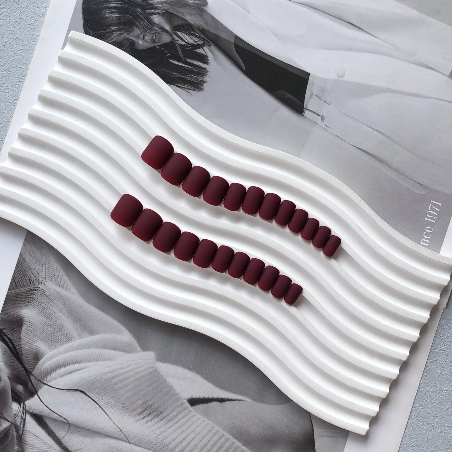 Matte Dark Red Press on Nails Short Square, Gel Nails Glue on 2025 Fall Colors Acrylic Nails Press ons Featured Protective Coat Thick Reusable Fake Nails 24Pcs Short Coffin Artificial Nails