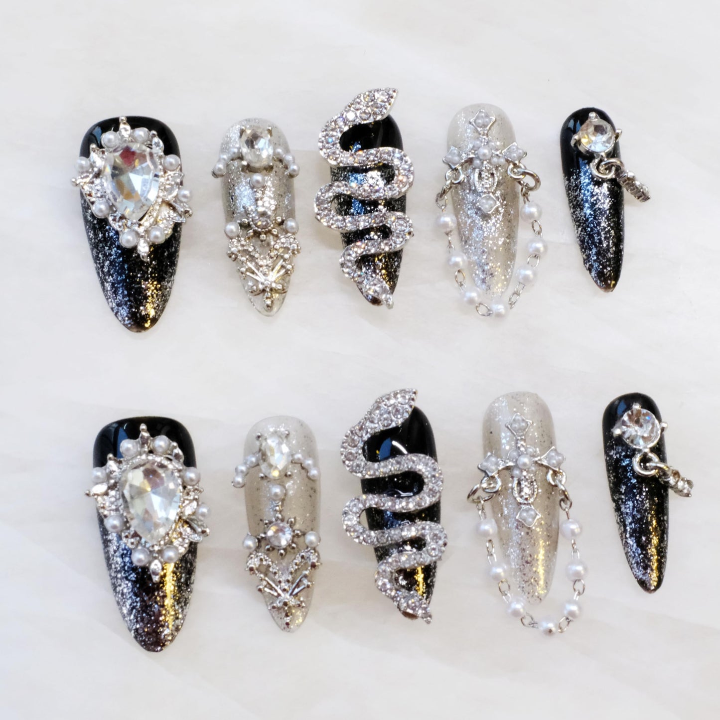 [GLORS] BlackSerpent - Luxury Handcrafted Wearable Nail Art with Luxurious Diamonds, Pearl Chain, and Black Serpent in Long Stiletto (XS, LS)