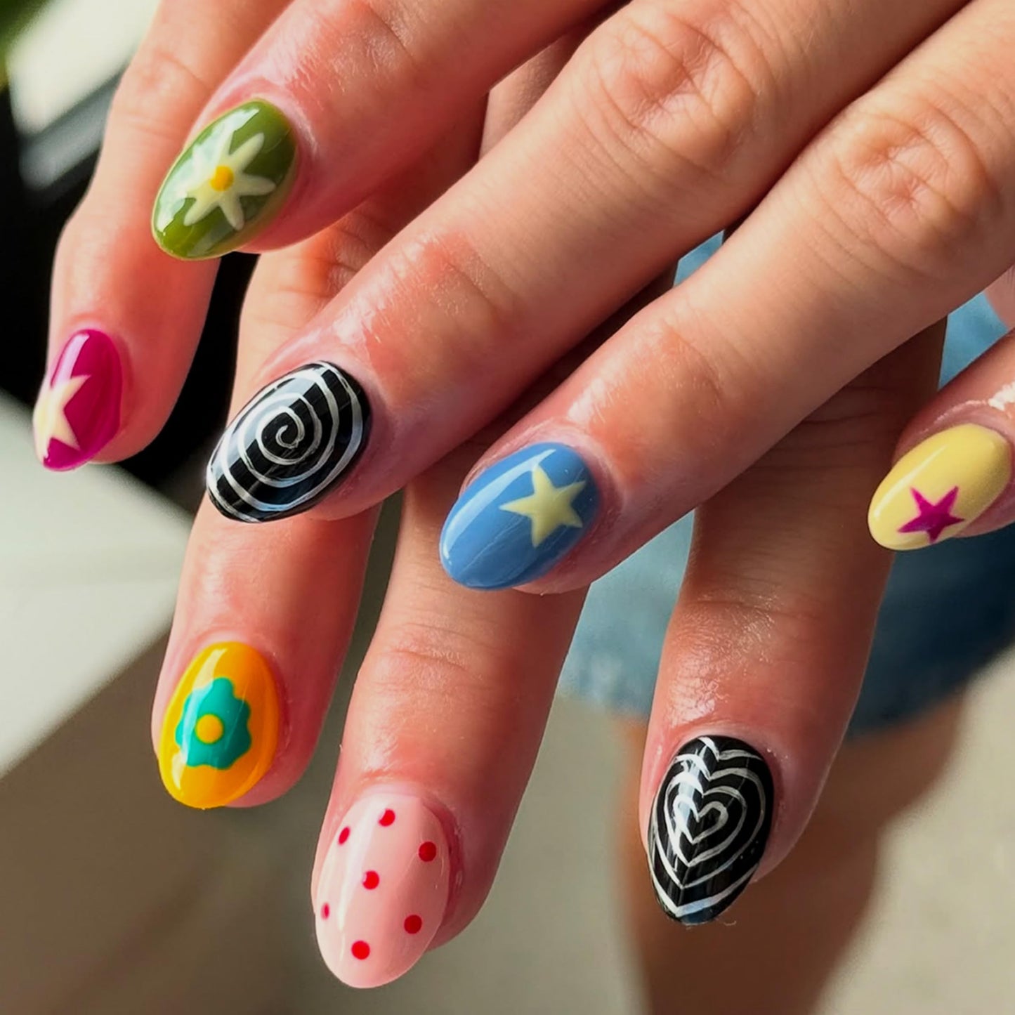 Short Press on Nails Almond Fake Nails Blue Acrylic Nail Press ons Seeneey Multicolor Beach Stick on Nail for Women 24pcs