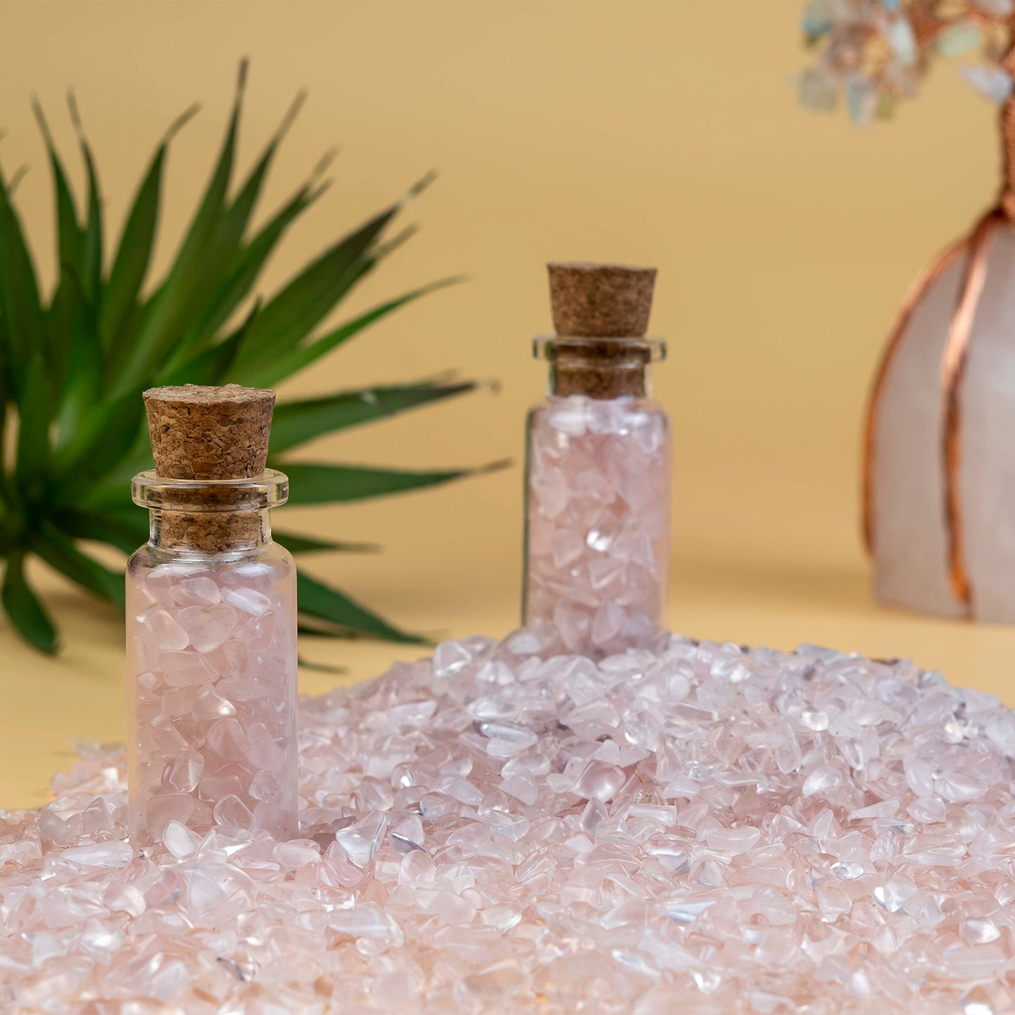 Crocon 1/2 LB Crushed Rose Quartz Chips Bulk Stones 1100+ Carats Natural Quartz Pieces Irregular Shape Gemstones for House Warming Gifts New Home & Chakra Healing Crystals Home Décor Gifts for Women