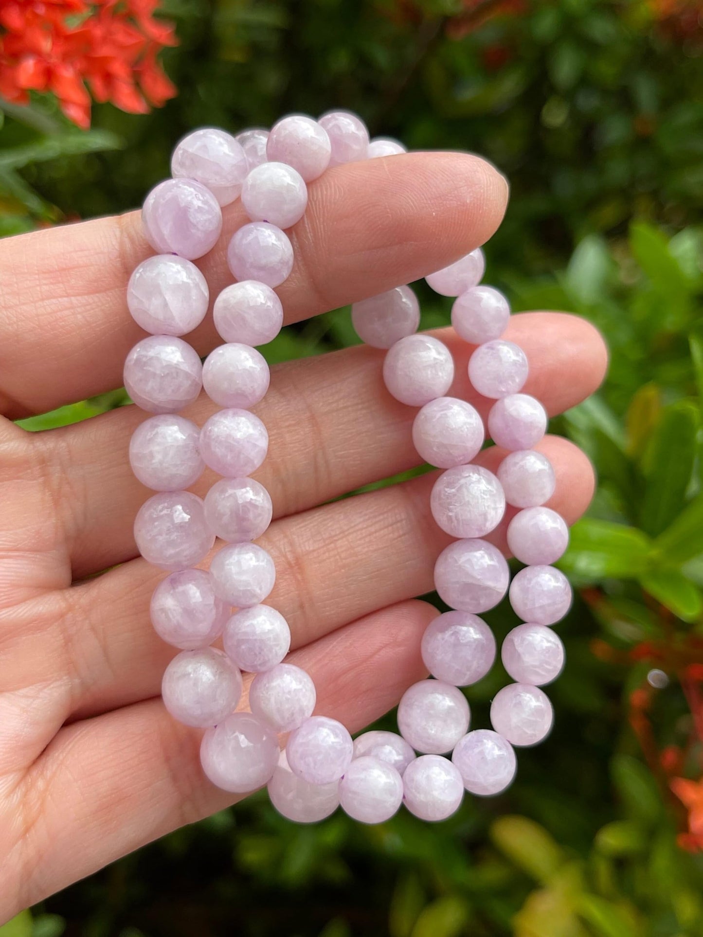 GAF TREASURES Kunzite Crystal Bead Bracelet 6-8mm, Genuine Kunzite Stretch Gemstone Bracelet, Healing Crystal Bracelet, Gift for Men & Women (1)