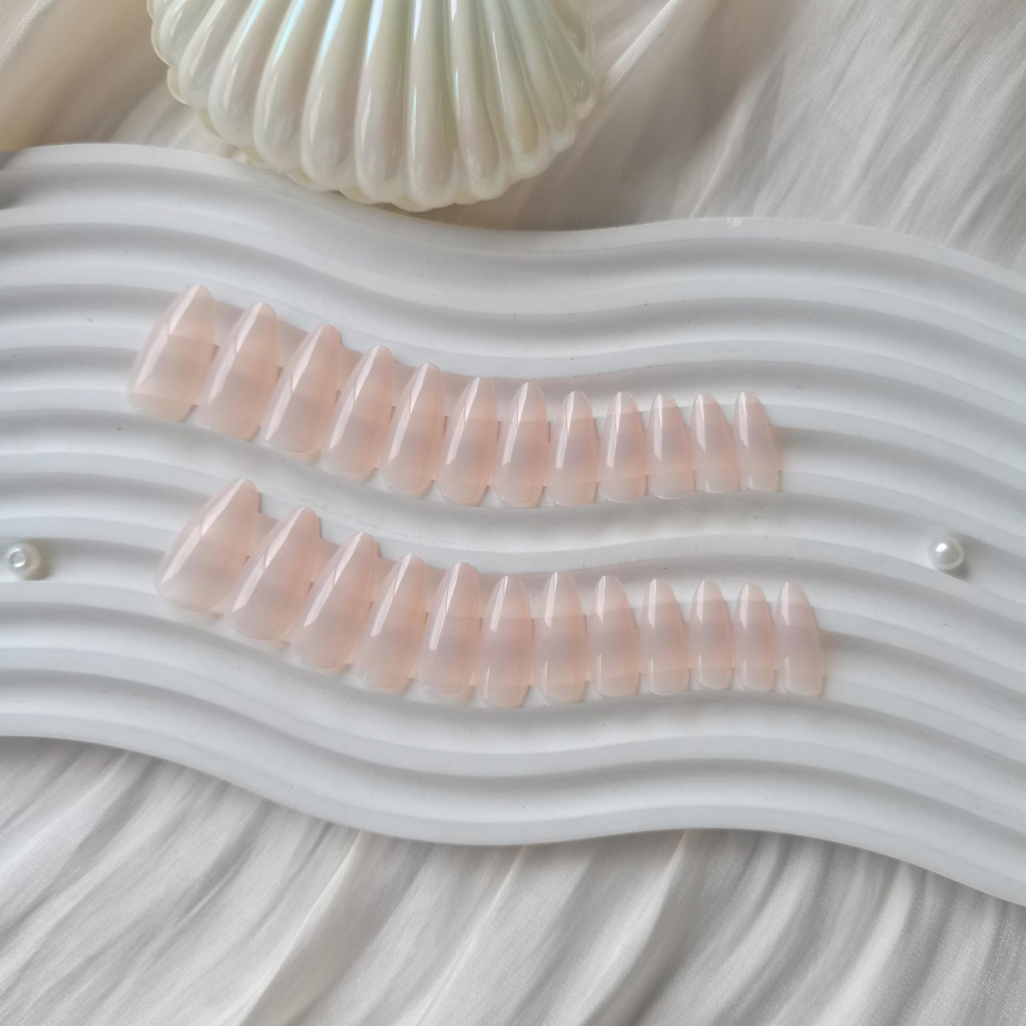 KQueenest Transparent Nude Pink Press on Nails Medium Almond,Clear Pure Color Stiletto Acrylic Nails,Medium Fake Nails Press ons for Women,Natural Glue on Nails for Women Manicure in 24 PCS