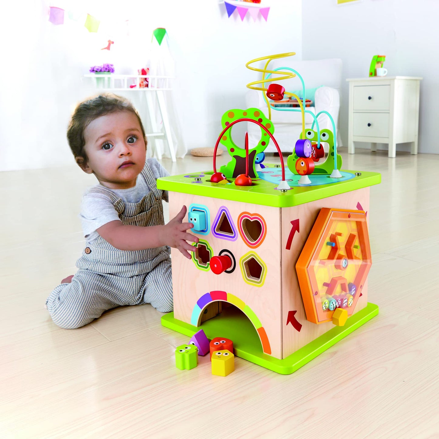 Hape Country Critters Play Cube| Wooden Learning Puzzle Toy for Toddlers, 5-Sided Activity Centre with Animal Friends, Shapes, Mazes, Wooden Balls, Shape Sorter Blocks and More