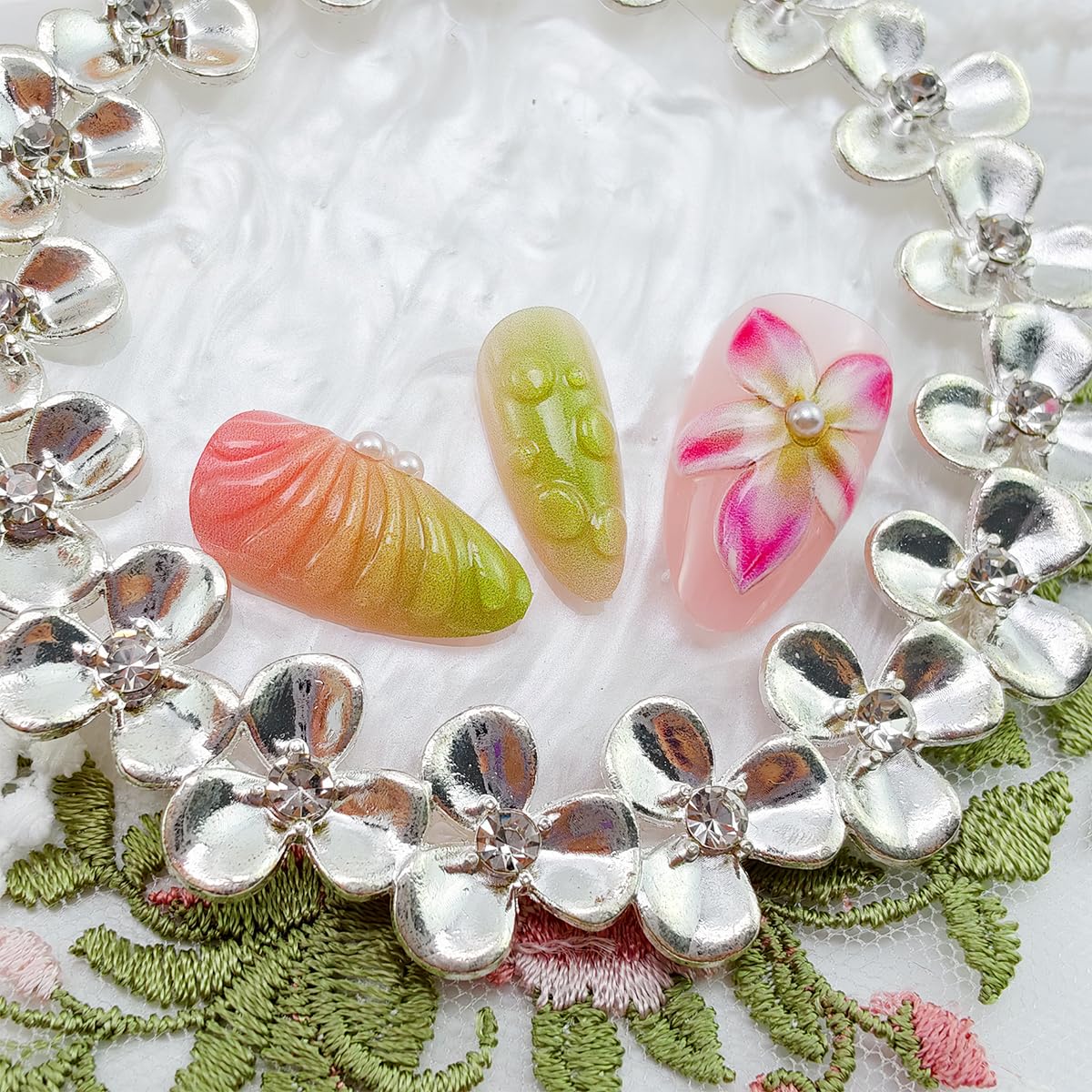 24Pcs Flower Press on Nails Almond Medium Fake Nails Gradient Pink Full Cover False Nails 3D Pearls Flower Glue on Nails Green Spring Summer Stick on Nails Cute Acrylic Nails for Women DIY Manicure