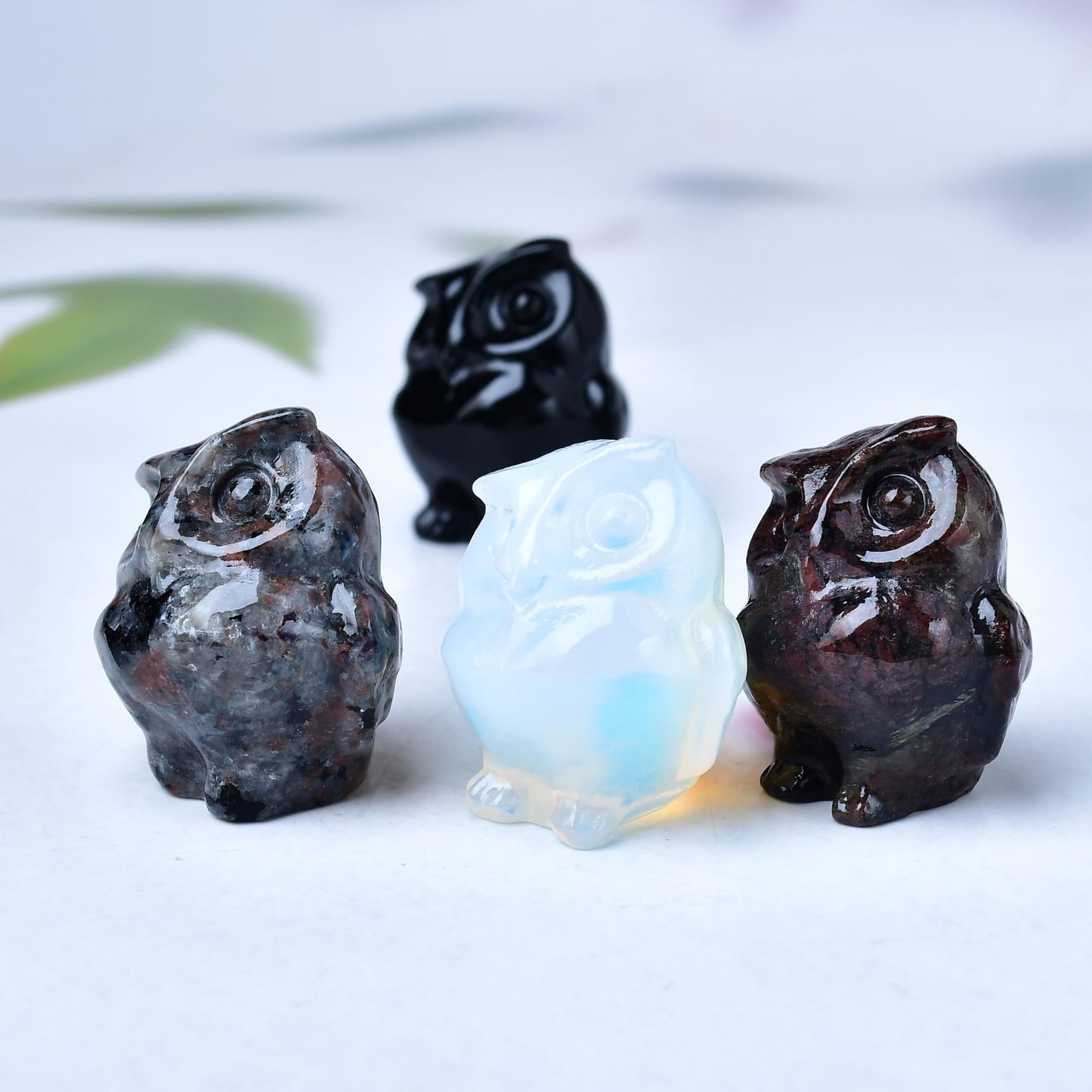 WUYOUSHI Natural Flame Stone Crystal Owl Decor Healing Stone Crystal Pocket Figurine Statue Hand Carved Polished Natural Gemstone Office Desk Meditation Spiritual Gift