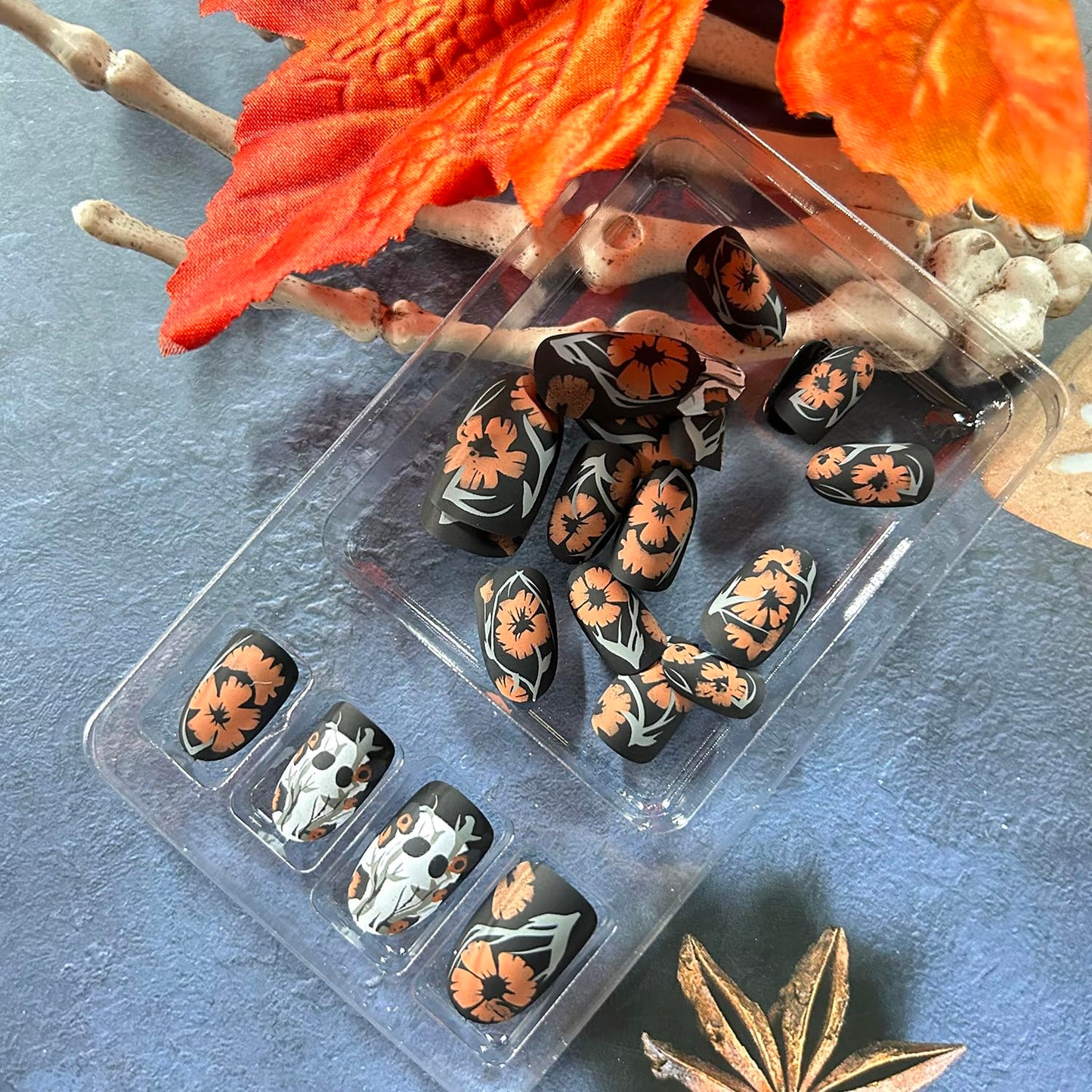 24Pcs Halloween Ghost Press on Nails Short Cute Ghost Flower Pattern Design Halloween Nail Full Cover Frosted Artificial Acrylic False Nail Black Oval Festival Stick on Nails for Women DIY Supplies