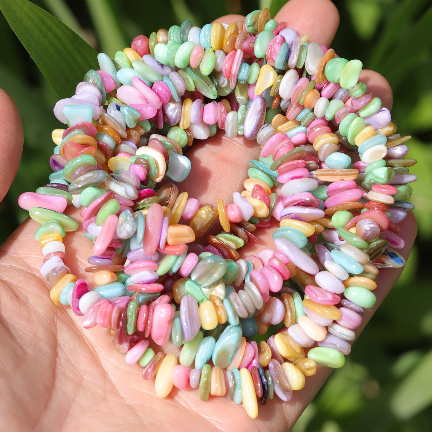 400pcs Pastel Shell Chip Beads 5-8mm Pre-drilled Freeform Loose Gemstone Healing Beads for DIY Jewelry Making Ring Earrings Necklace Bracelet Art Crafts