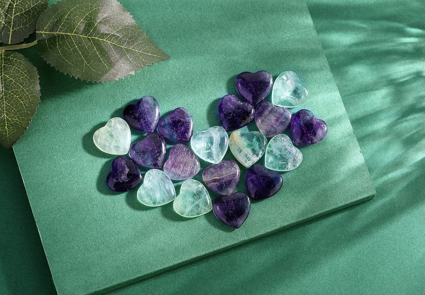 QINJIEJIE 20 PCS Fluorite Heart Healing Crystals Natural Polished Crystal Worry Stones Chakra Mini Cute Palm Love Gemstones Set Bulk Wholesale Reiki Energy Balancing Meditation Valentine's Day Gift