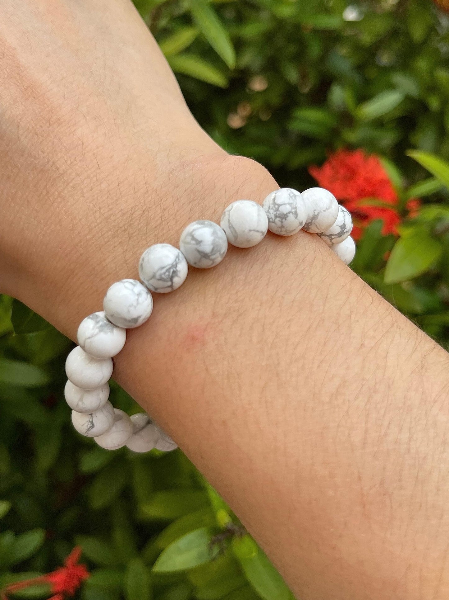 GAF TREASURES White Howlite Crystal Bead Bracelet 8mm, Genuine White Howlite Stretch Gemstone Bracelet, Healing Crystal Bracelet, Gift for Men & Women (1)