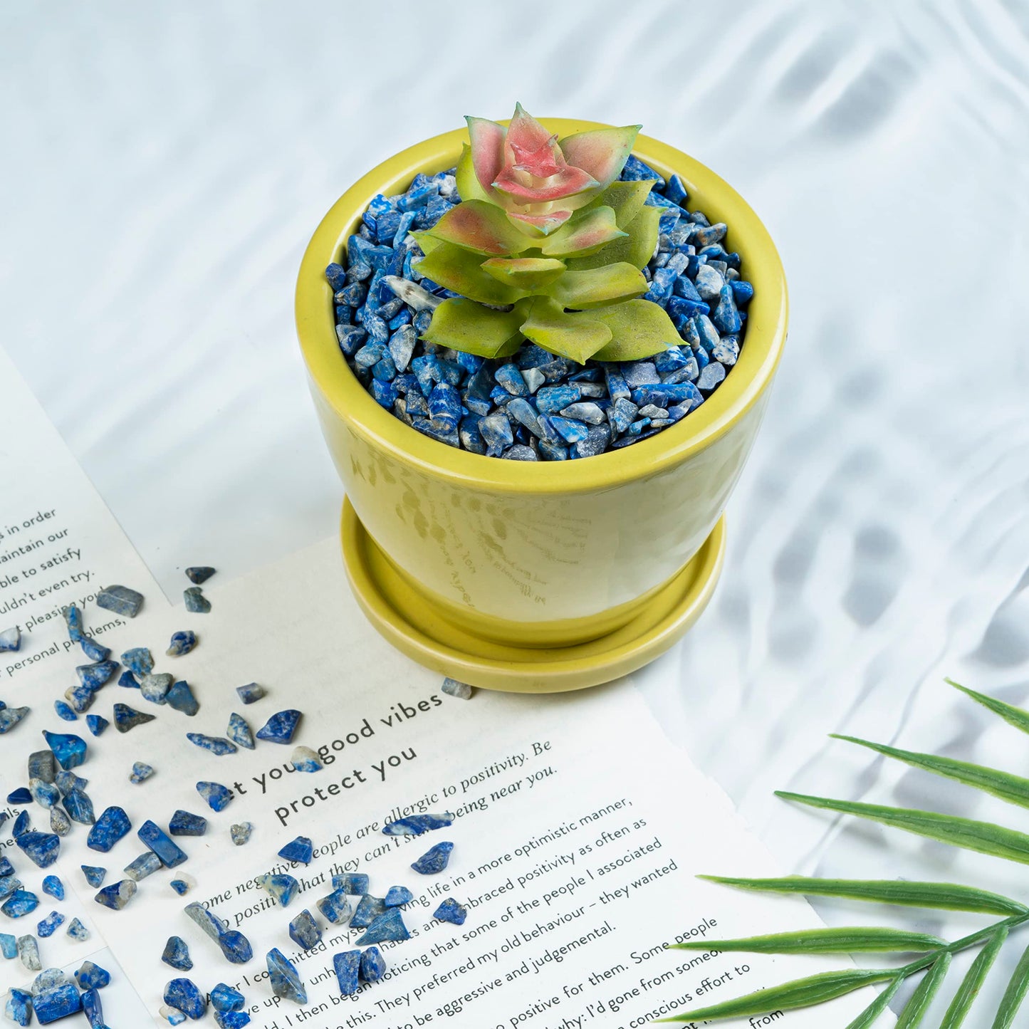 Crocon 1/2 LB Crushed Lapis Lazuli Chips Bulk Stones 1100+ Carats Natural Quartz Pieces Irregular Shape Gemstones for Gifts & Chakra Healing Crystals Home Décor Gifts for Women