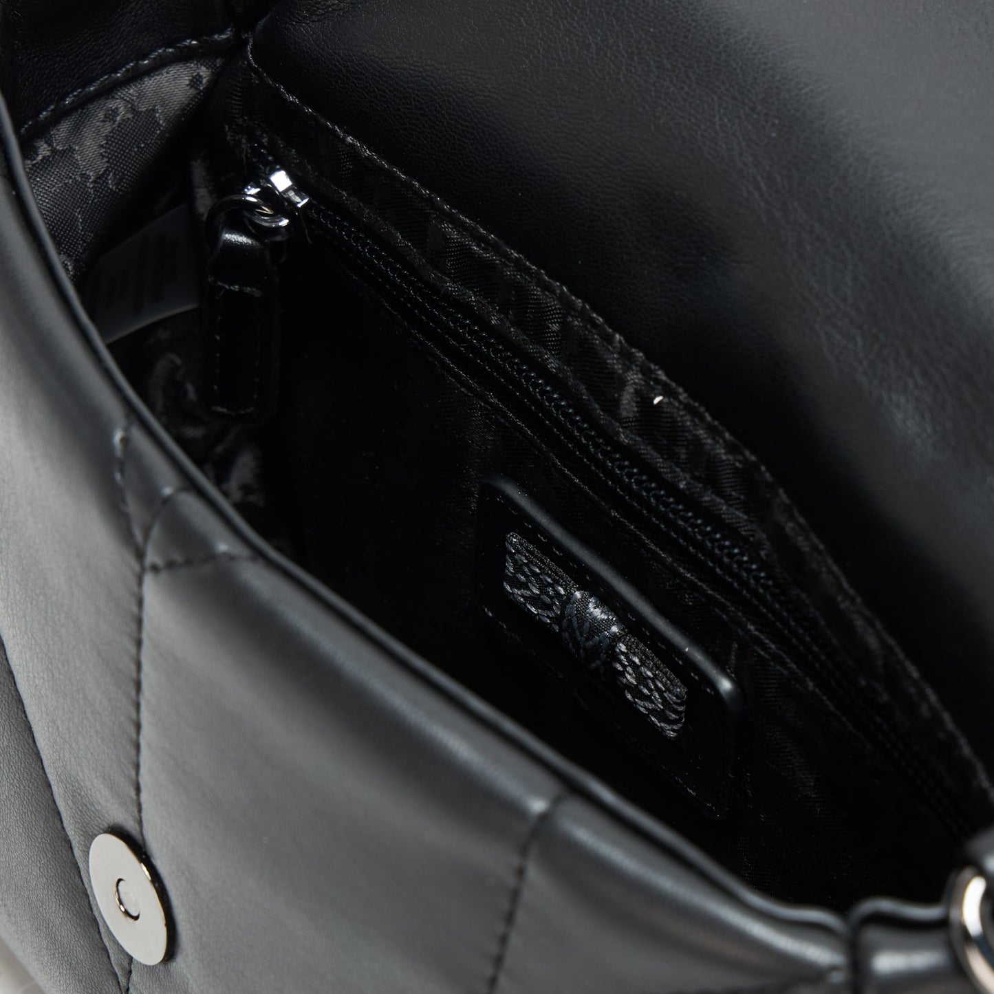 KARL LAGERFELD Women's Voyage Messenger Bag, Black/Gunmetal, One Size