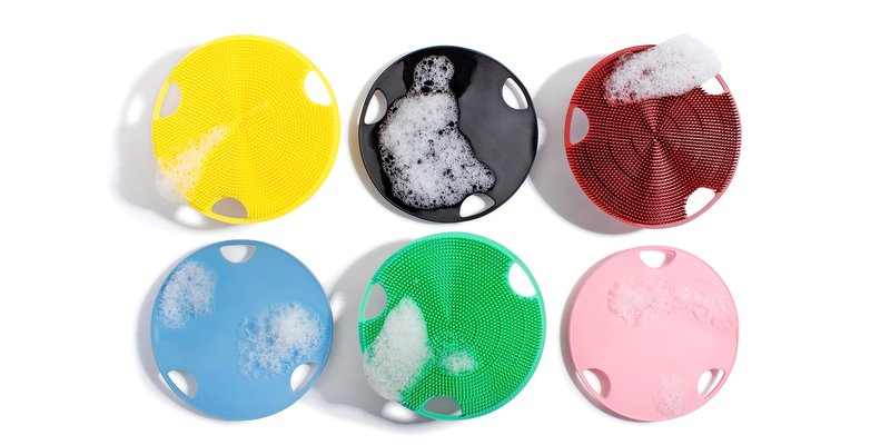 Boie USA Flat Body Scrubber - Hygienic, Exfoliating Loofah Alternative - Feels Like Silicone Scrubber Gentle on Sensitive Skin, Hypoallergenic, BPA- & Latex-Free, Made in The USA
