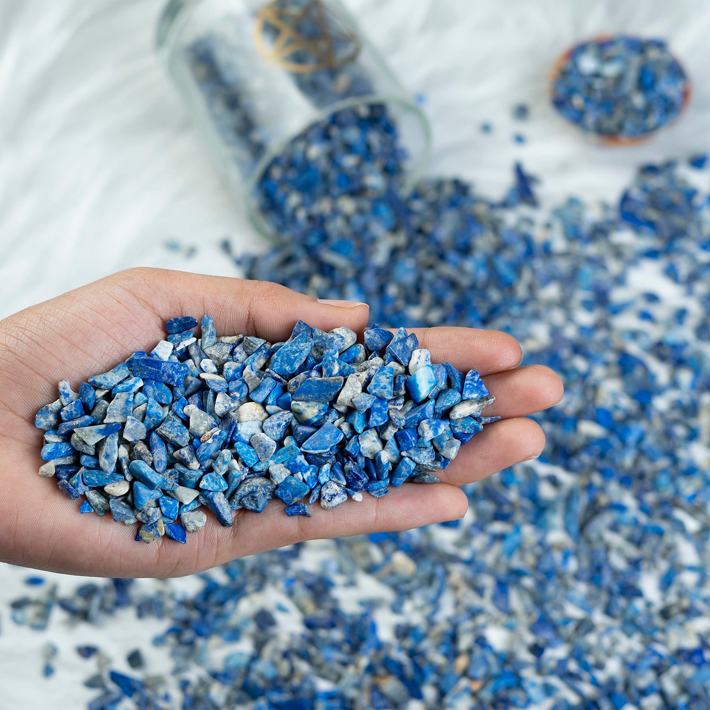 Crocon 1/2 LB Crushed Lapis Lazuli Chips Bulk Stones 1100+ Carats Natural Quartz Pieces Irregular Shape Gemstones for Gifts & Chakra Healing Crystals Home Décor Gifts for Women