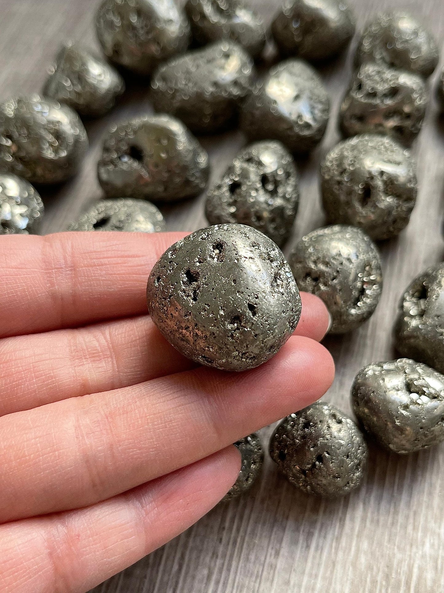 GAF TREASURES 5 Pcs Pyrite Tumbled Stones, Polished Natural Pyrite Gemstone, Pyrite Healing Crystals (Pyrite)
