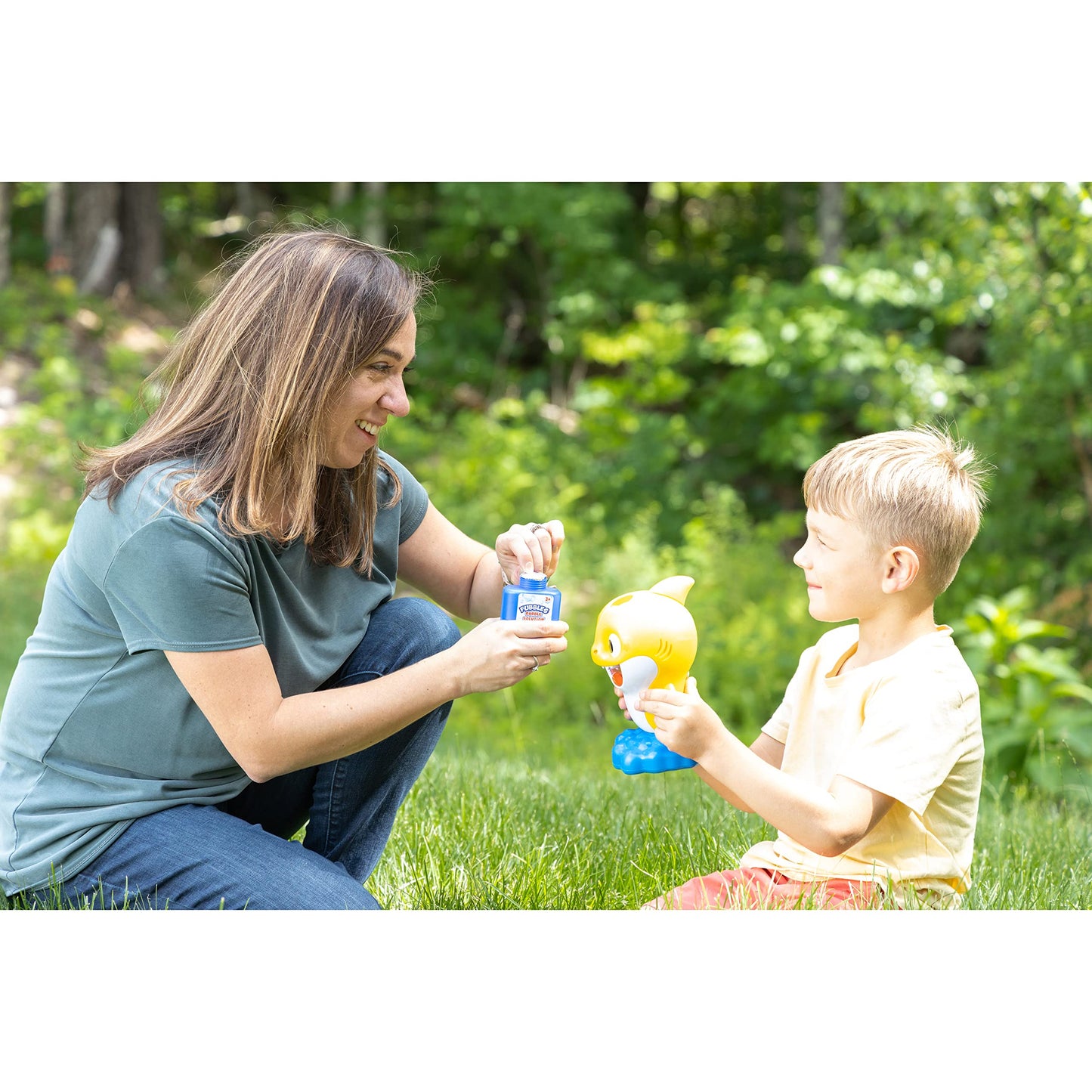 Little Kids Baby Shark NO Spill Musical Bubble Machine,Bubble Toy for Baby, Toddlers and,Amazon Toys Exclusive with 20oz of Extra Bubble Solution 91273E Multicolor