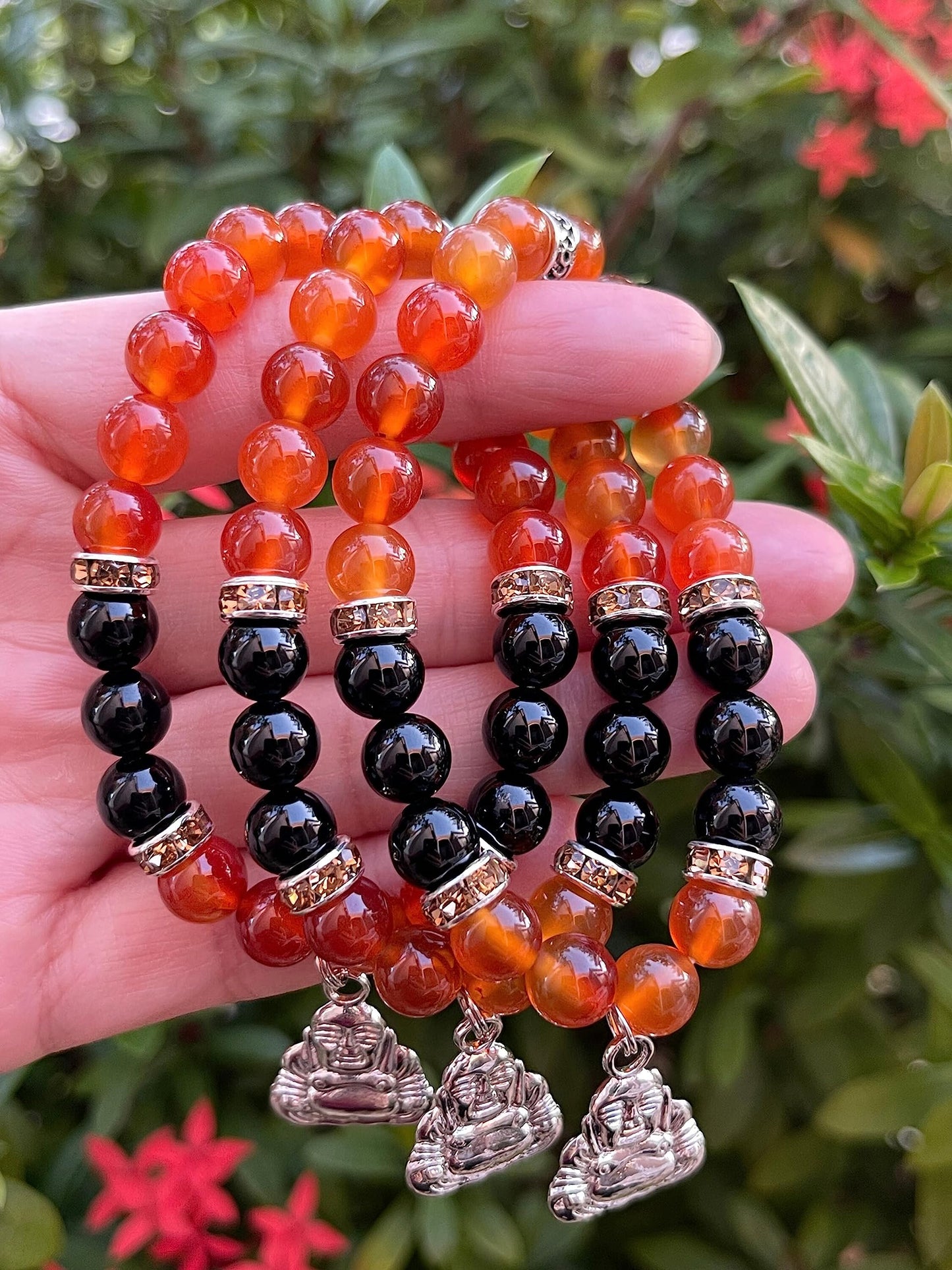 GAF TREASURES Red Agate & Black Onyx with Happy Buddha Crystal Bead Bracelet 8mm, Genuine Red Agate & Black Onyx Stretch Gemstone Bracelet, Healing Crystal Bracelet, Gift for Men & Women (1)