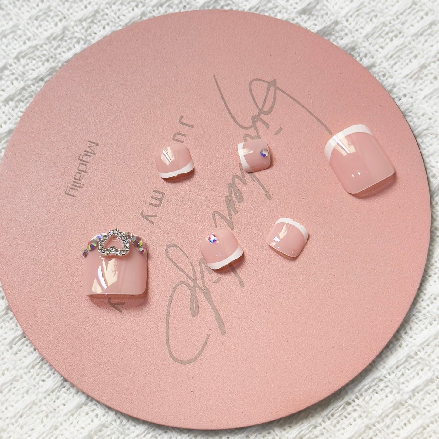 French Tip Press One Toe Nail for Women Fake Toenail with Rhinestones Designs Heart Glossy Fashion False Toenail Full Cover Acrylic Nail Art DIY Foot Nails Design Toenail Tips 24Pcs