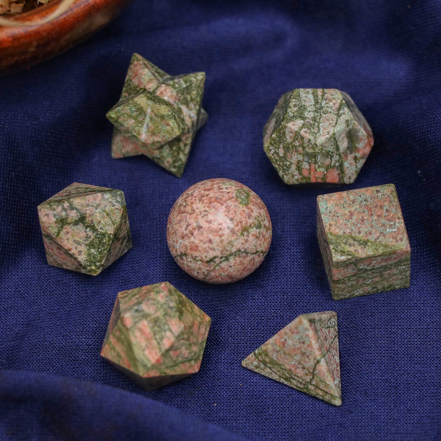 Crocon Unakite 7Pcs Platonic Solids Crystal Geometry Set, Platonic Solids Sacred Geometric Stones for Meditation Reiki Balancing Healing Chakra Stone Cleansing Spiritual Good Luck (15-20 mm)