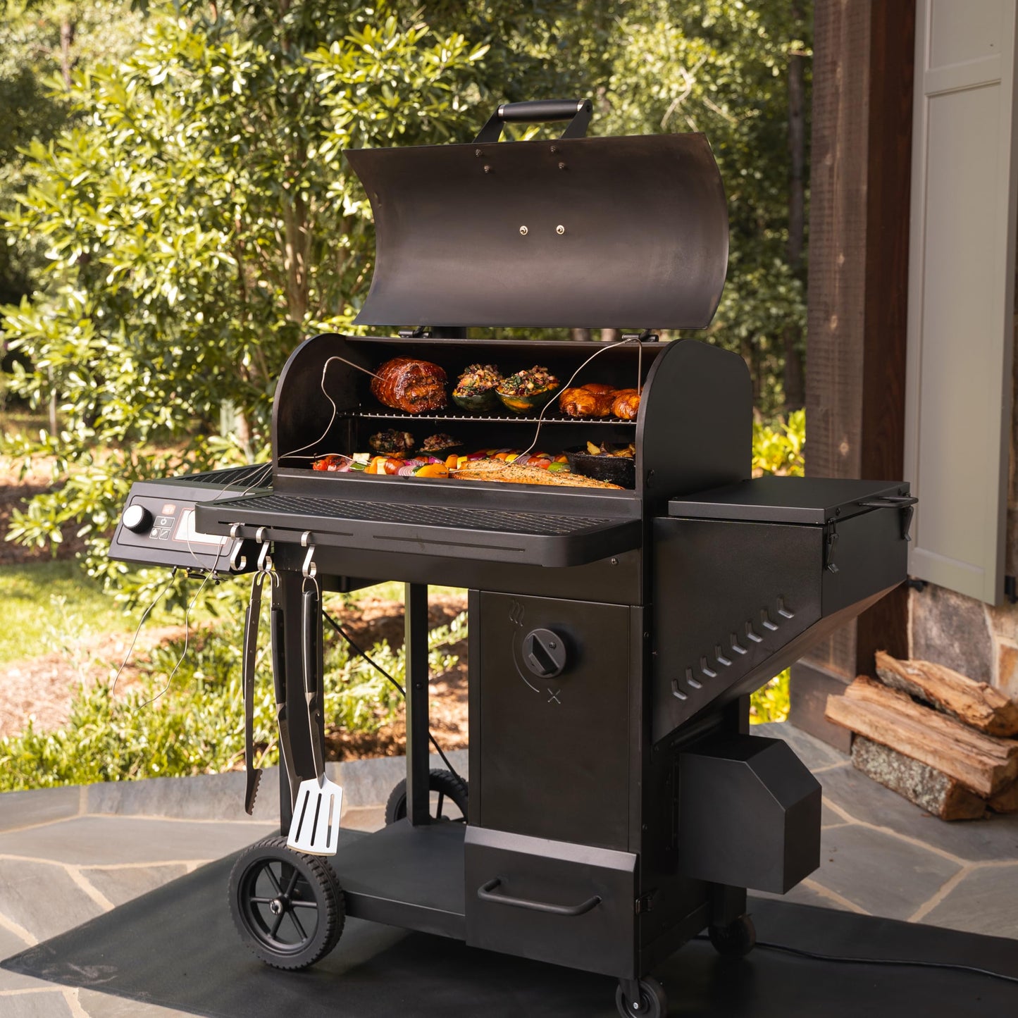 Oklahoma Joe's Tahoma Auto-Feed Charcoal 900 Deluxe Smoker and Grill, Black - 24203105