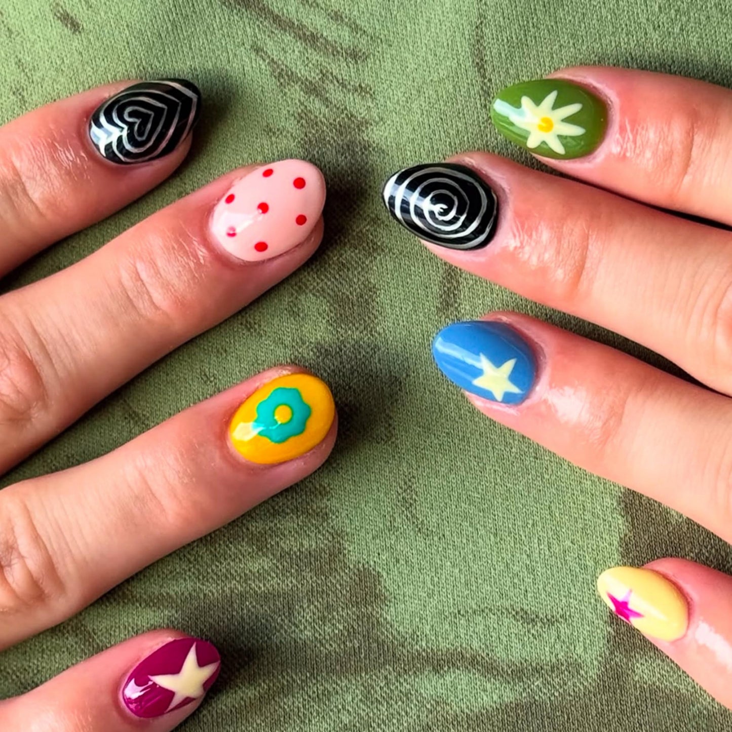 Short Press on Nails Almond Fake Nails Blue Acrylic Nail Press ons Seeneey Multicolor Beach Stick on Nail for Women 24pcs